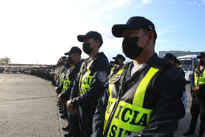 Featured image for “Policía Nacional: Alta velocidad y descuido al volante causan accidente en Veracruz”
