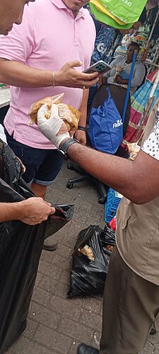Featured image for “Decomisan en puestos ambulantes,  de San Miguelito, productos sin registro sanitario y en condiciones inadecuadas”