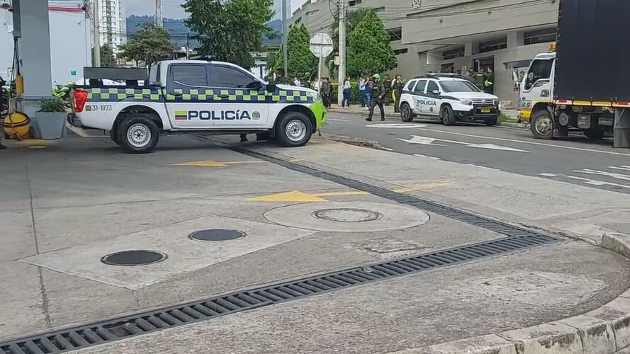 Featured image for “Detonación de artefacto explosivo en las inmediaciones de una estación policial deja seis heridos en Bucaramanga”