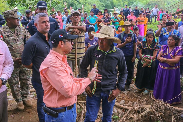 Featured image for “Comitiva del Gobierno viaja a la Comarca Ngäbe-Buglé para reunirse con dirigentes indígenas”