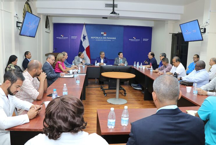 Noticia Radio Panamá | Ministerio de Salud y gremios médicos se reunirán el 23 de agosto
