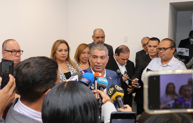 Noticia Radio Panamá | Minsa ordena auditoría ante compra de turnos  en el sector salud