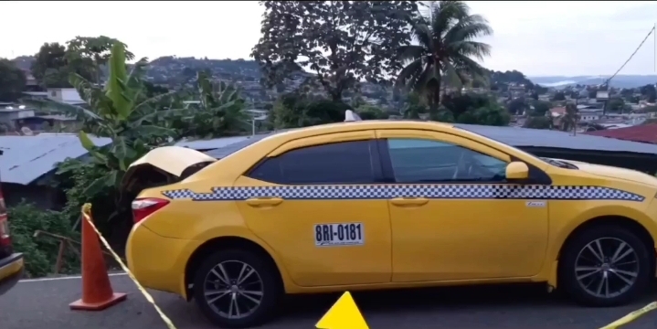 Noticia Radio Panamá | Taxista escapa de sus captores saltando del maletero de su auto