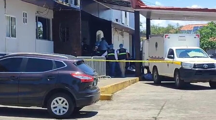 Noticia Radio Panamá | Un hombre llegó con un cadáver en un pick up a una estación policial en Herrera, fue detenido para investigación