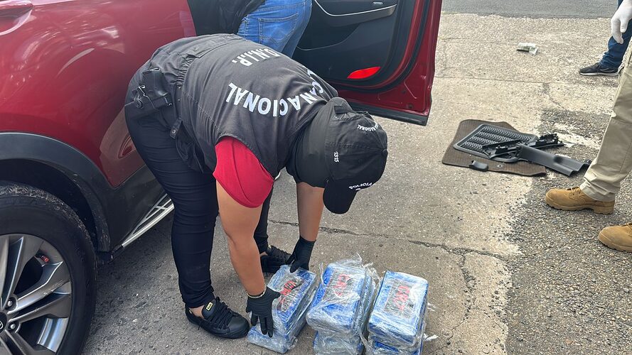 Noticia Radio Panamá | Policía decomisa 133 paquetes de presunta droga en La Pesa de la Chorrera