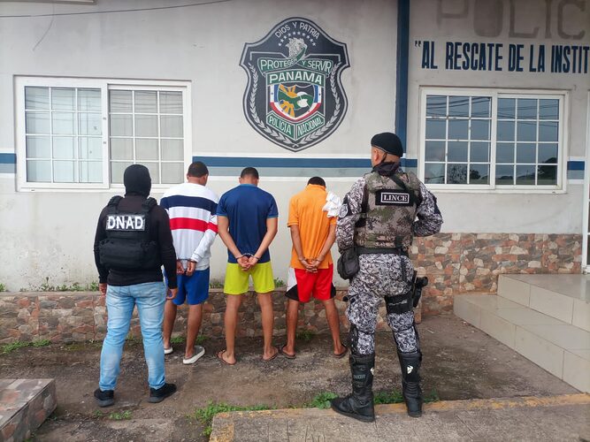 “Policía aprende a 4 personas y decomisa presunta droga en San Miguelito y Arraiján”