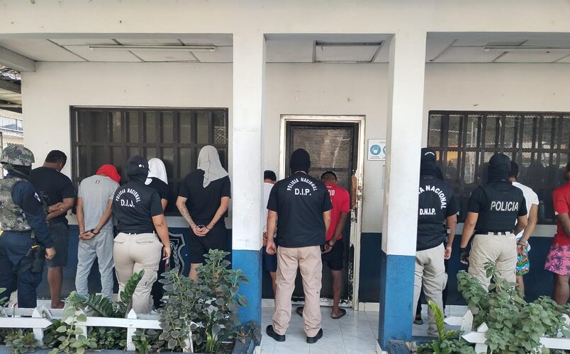 Noticia Radio Panamá | Policía aprehende a nueve integrantes de una pandilla en Santa Ana