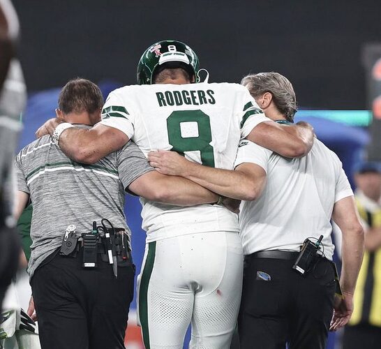Featured image for “NFL: Aaron Rodgers fuera de la temporada por rotura del tendón de Aquiles”