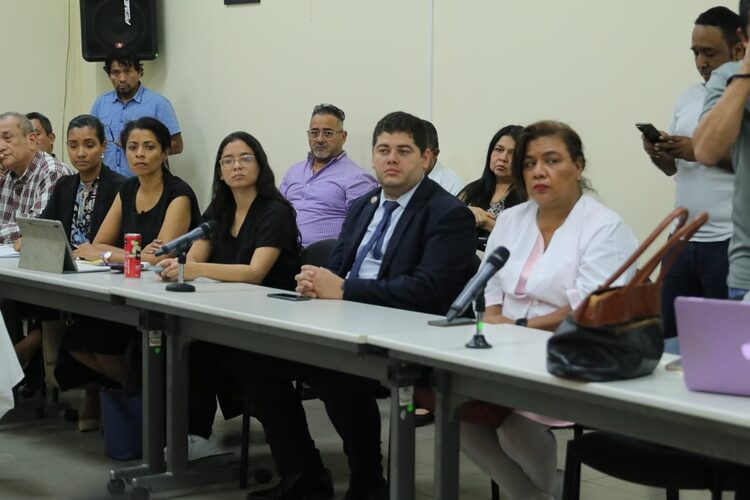 Noticia Radio Panamá | MINSA, CSS y gremios de salud acuerdan metodología de trabajo