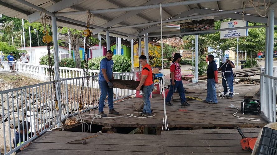 Featured image for “La AMP inspecciona daños en el muelle de Taboga tras fuertes oleajes”