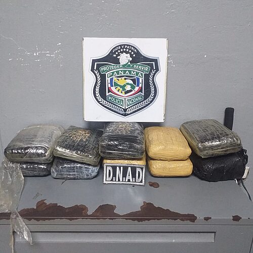 Noticia Radio Panamá | Policía aprehende a dos personas que transportaban presunta droga en Chame