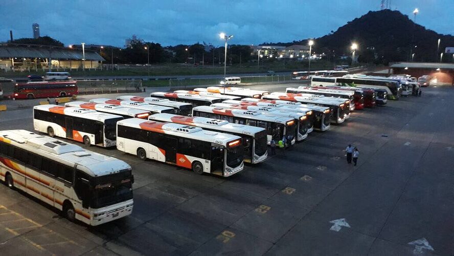 Noticia Radio Panamá | Abogado denuncia presunta corrupción en Mi Bus