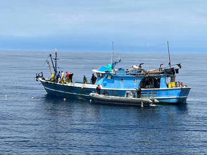 Featured image for “Detienen embarcación realizando pesca y aleteo dentro del área protegida de Coiba”