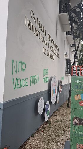 Featured image for “Cámara de Comercio condena acto de vandalismo contra su sede”