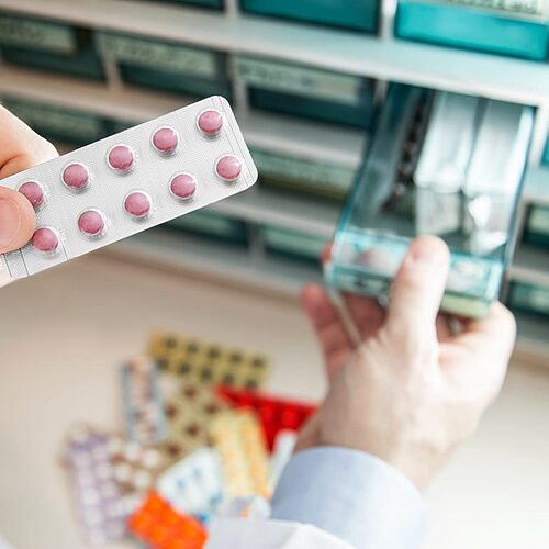 Featured image for “Farmacéuticos se retiran de la mesa del diálogo”