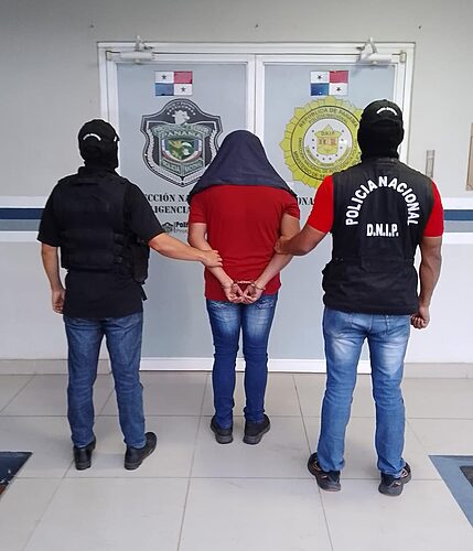 Featured image for “Policía aprehende a persona por robo y daño a las instalaciones de la DIJ de Veraguas”