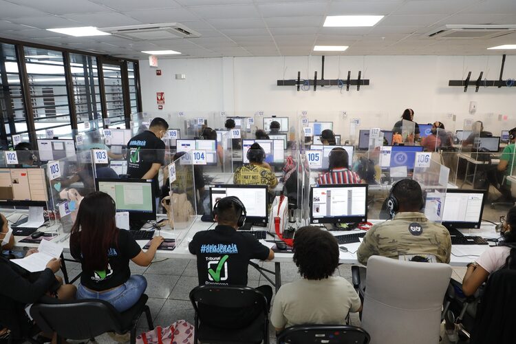Noticia Radio Panamá | Faltan 30 días para el cierre del registro del voto adelantado