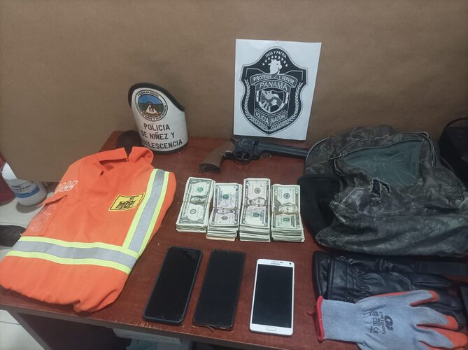 Featured image for “Policía aprehende a tres personas y recupera artículos robados”
