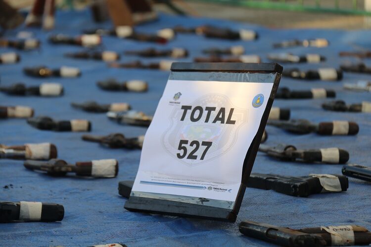 Featured image for “Unas 527 armas de fuego incautadas fueron destruidas en sede policial de Ancón”