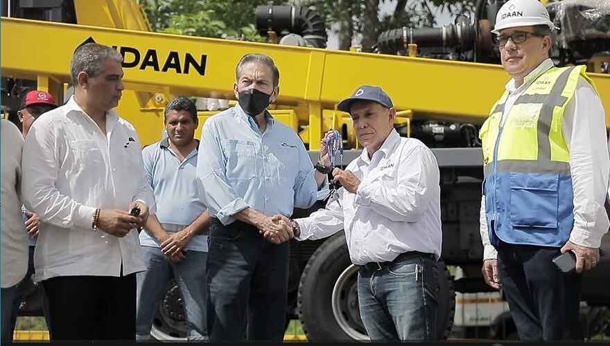 Featured image for “Gobierno Nacional entrega equipos al IDAAN por B/.11.4 millones para mitigar efectos de amenazas climatológicas”