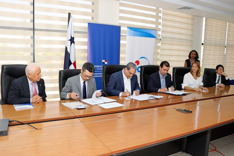 Noticia Radio Panamá | Metro de Panamá, MIVIOT y JICA firman proyecto para fortalecer transporte en Panamá Oeste