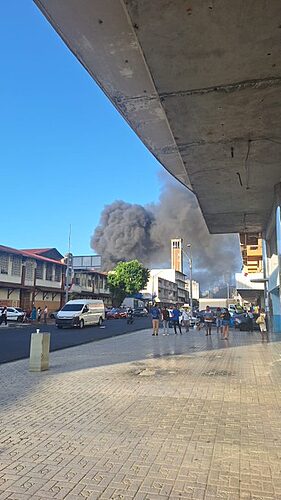 Featured image for “Bomberos controlan incendio de local comercial en Calidonia”