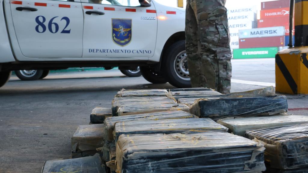 Featured image for “Incautan 99 paquetes de presunta droga en un puerto de la provincia de Panamá”