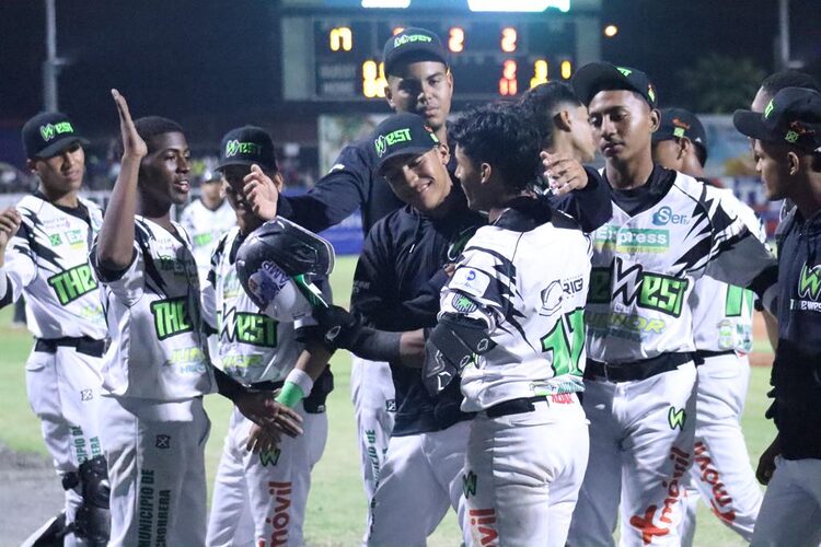 Noticia Radio Panamá | Panamá Oeste y Coclé clasifican a Ronda de Ocho del Béisbol Juvenil