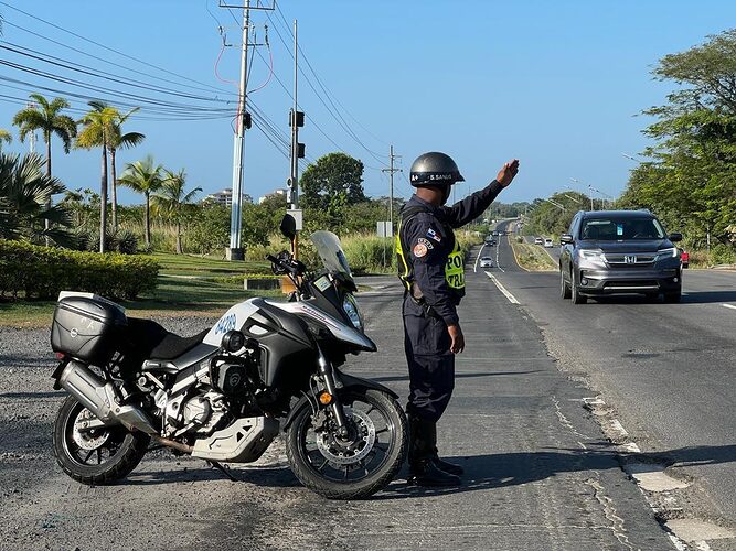 Noticia Radio Panamá | “Policía de Tránsito realizará inversión de Carriles con motivo de retorno a clases 2024”