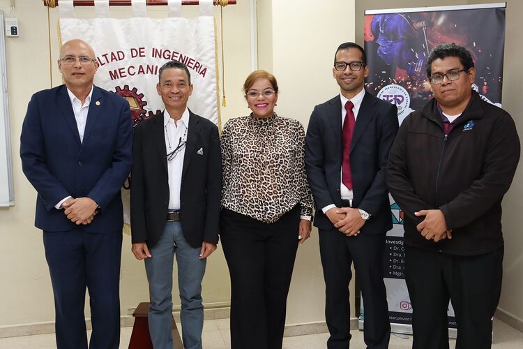 Noticia Radio Panamá | “UTP y el CEMCIT AIP lanzan proyecto de investigación que aportará a la industria manufacturera panameña”