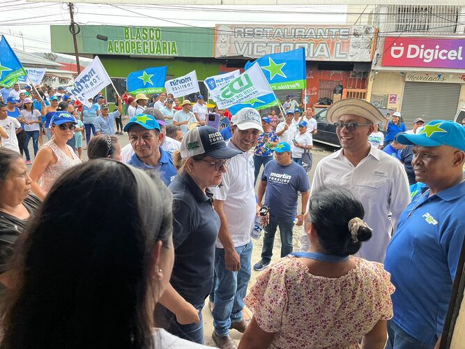 Featured image for “Candidata a la Vicepresidencia por Partido Popular,  Rosario Turner recorrió diferentes áreas de Panamá Oeste”