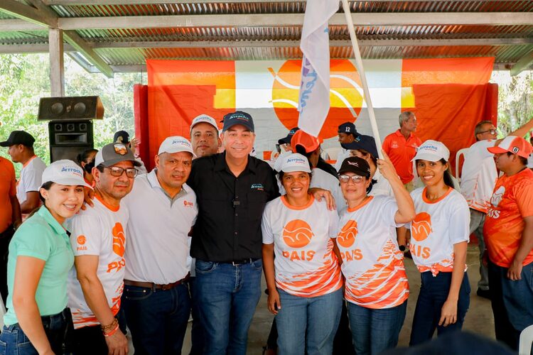 Noticia Radio Panamá | Melitón Arrocha fortalece su compromiso en Coclé
