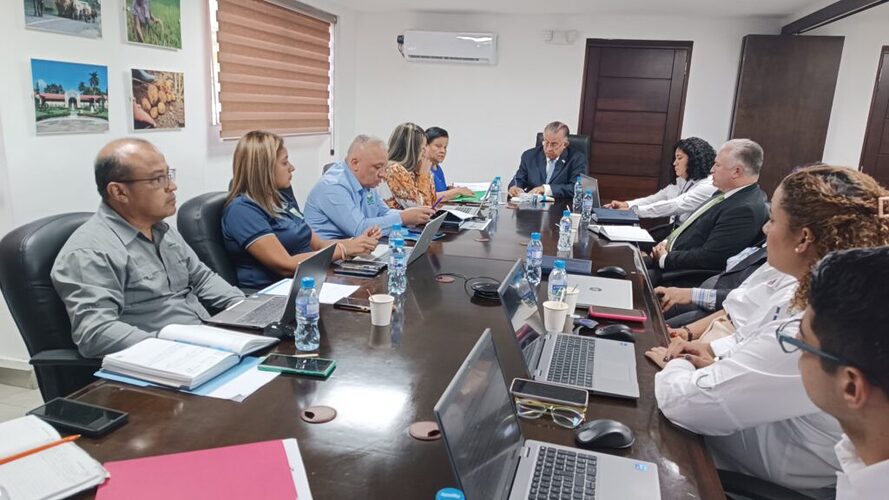 Noticia Radio Panamá | “MIDA y del Organismo Internacional Regional de Sanidad Agropecuaria se reúnen para fortalecer seguridad sanitaria en el país”