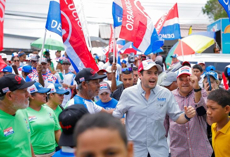 Noticia Radio Panamá | En Las Cumbres, Gaby Carrrizo reitero sus propuestas en beneficio de los panameños