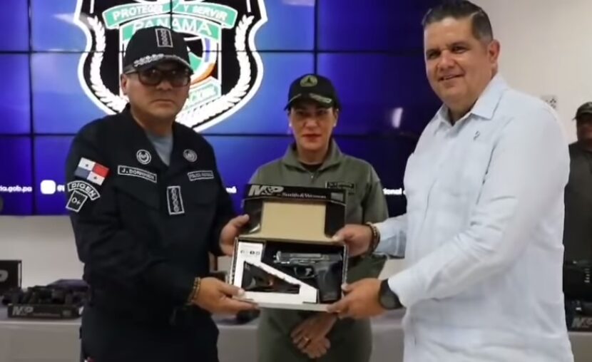 Noticia Radio Panamá | Denuncian presunta corrupción en la compra de armas para la Policía Nacional