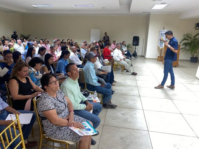 Noticia Radio Panamá | Feria de David realizó evento agropecuario para productores de la región