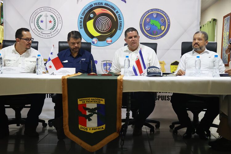 Featured image for “Panamá y Costa Rica suscriben protocolo de actuación policial en la frontera”