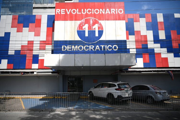 Noticia Radio Panamá | El PRD sigue perdiendo adeherentes, por día se van más de 130 miembros