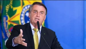“Presentan cargos contra expresidente Jair Bolsonaro por uso de datos falsos en certificado de Covid-19”