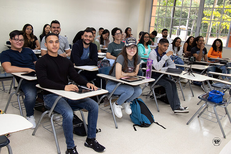 Noticia Radio Panamá | Universidad Tecnológica inicia primer semestre académico 2024