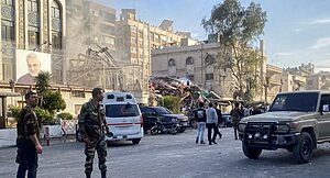 “Israel bombardea embajada de Irán en Siria, mata a tres altos mandos iraníes”
