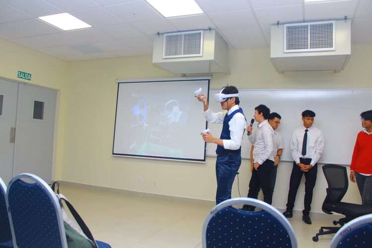 Noticia Radio Panamá | Estudiantes de la UTP desarrollan proyectos finales utilizando Realidad Virtual y Aumentada