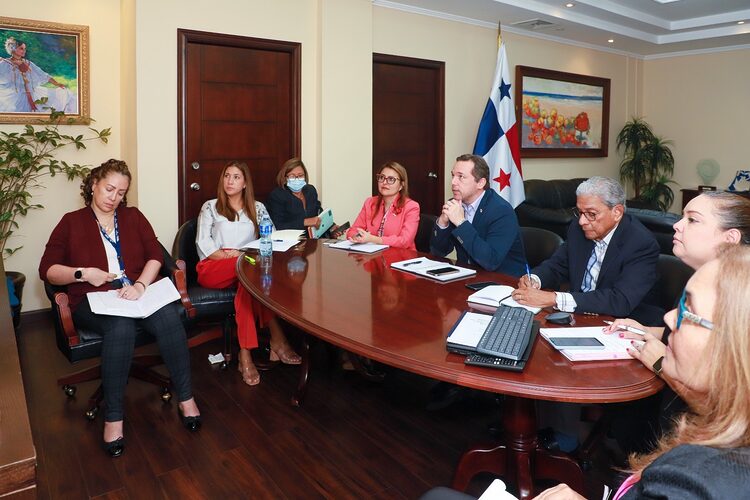 Featured image for “Chile se compromete a apoyar a Panamá en el cierre de la mina Cobre Panamá”