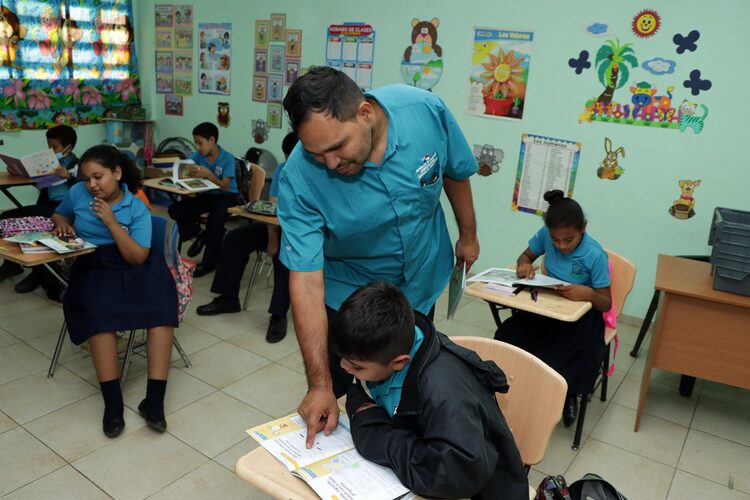 Featured image for “Meduca: distribución de textos escolares inicia este 2 de abril”