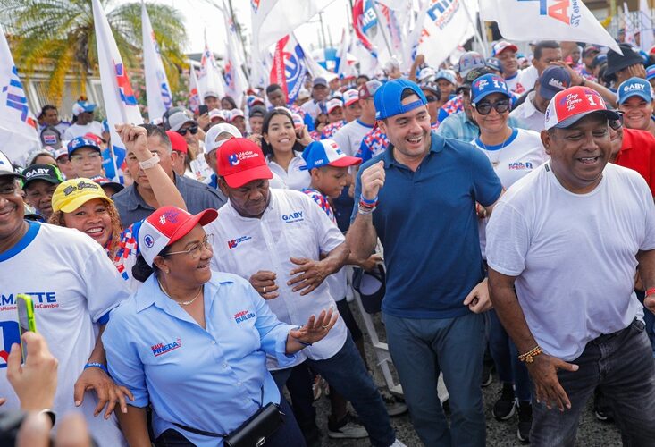 Noticia Radio Panamá | Miembros del PRD que apoyan a Gaby Carrizo se tomaron las calles de San Miguelito