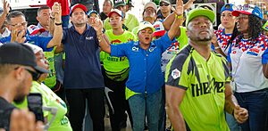 Noticias Radio Panamá | “¡Levanto mis manos! Gaby cantó alabanzas con Principal en un recorrido por las multis de San Joaquín”