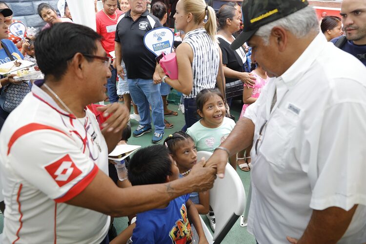 Noticia Radio Panamá | “«Más Chen Chen para las familias panameñas», promete Mulino”