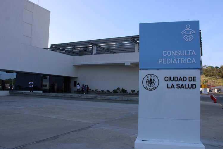 Noticia Radio Panamá | Padres satisfechos con traslado de Consulta Externa del HEPOTH al Hospital Pediátrico de Alta Complejidad