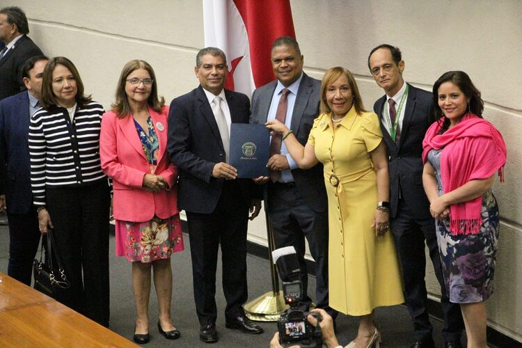 Noticia Radio Panamá | “MINSA presenta propuesta para la creación de la Autoridad  Regulatoria de Medicamentos”