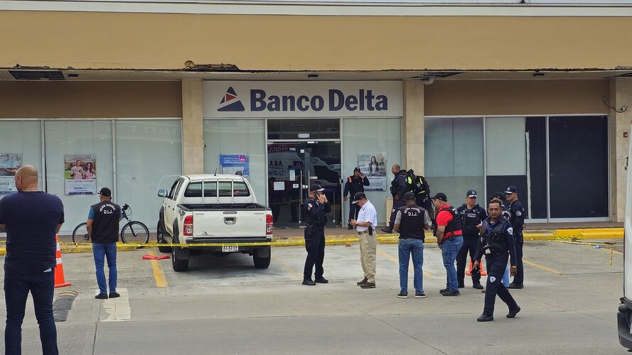 Noticia Radio Panamá | “Policía jubilado frustra intento de asalto a un banco en la 24 de diciembre”